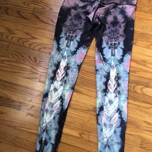 Feather Print Teeki Leggings